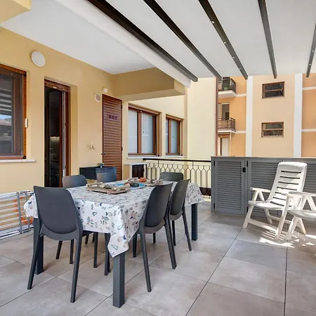 Апартаменты Segesta Charming *